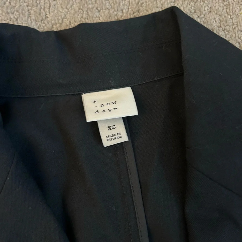 Black blazer - Picture 3 of 3